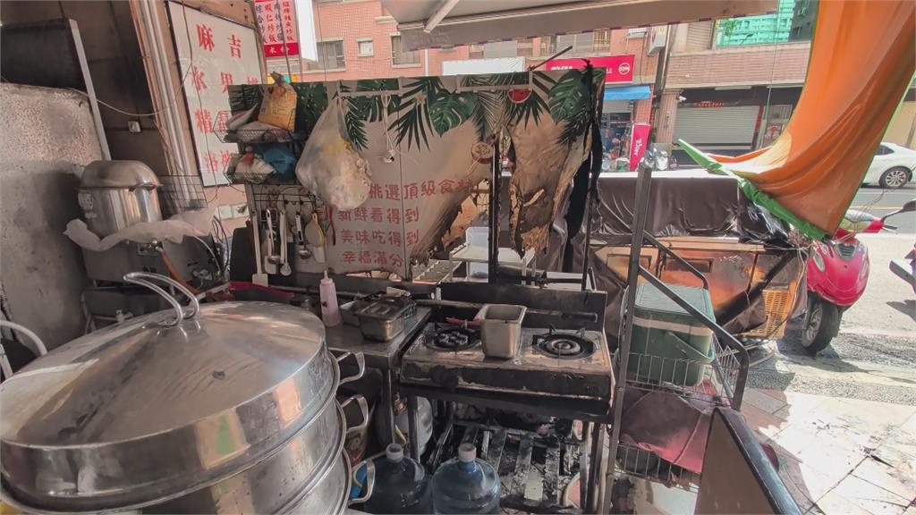 高雄人氣麻糬店深夜大火！　「攤位面目全非」老主顧震驚