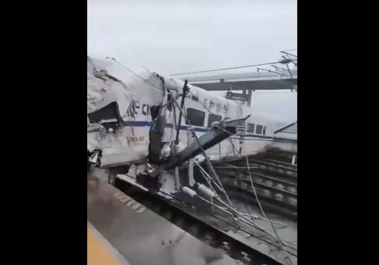 快新聞／中國高鐵發生嚴重出軌意外「司機身亡」　照片曝光