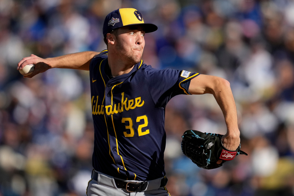 MLB(影)/釀酒人火球菜鳥投手救援5局猛飆9K! 寫下季後賽非先發投手紀錄