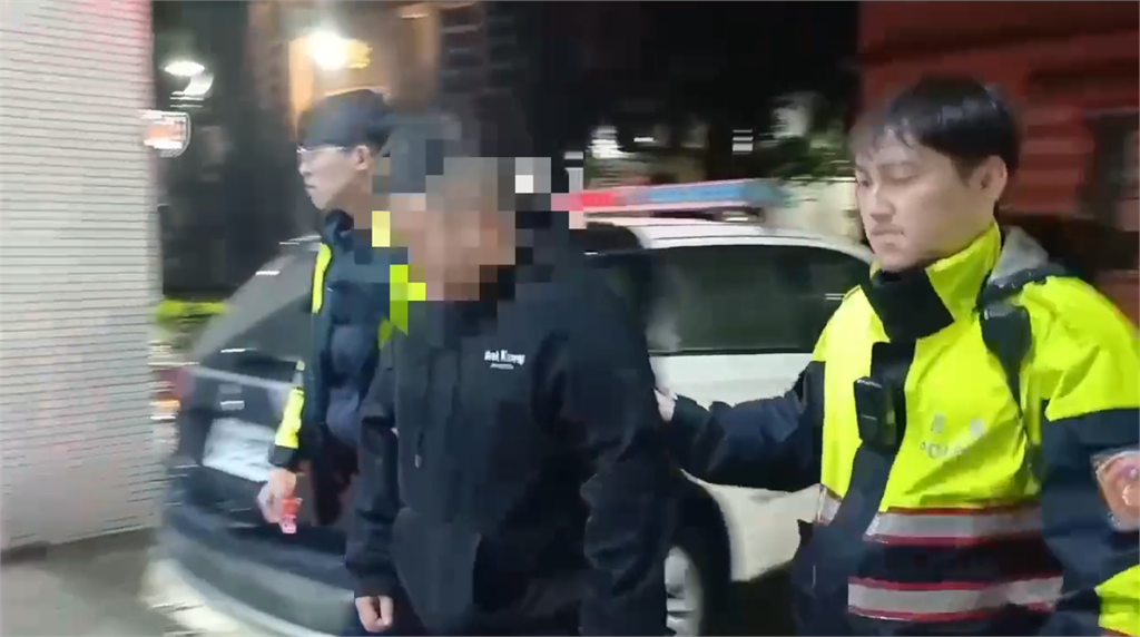 快新聞／股權糾紛？麻油雞連鎖店跨年夜「遭倒不明粉末」多間分店受害　警追幕後藏鏡人