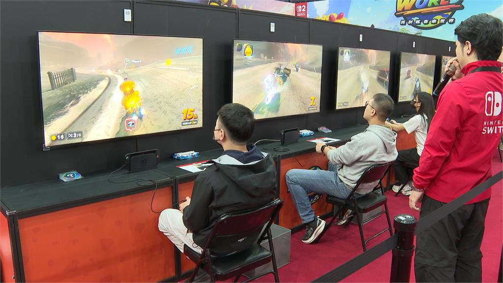 台北國際電玩展Day3 粉絲搶周邊"凌晨3點就來排"