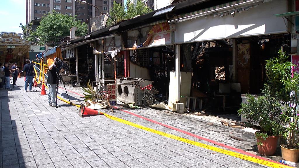 北市華西街凌晨大火! 波及五家攤商損失慘重