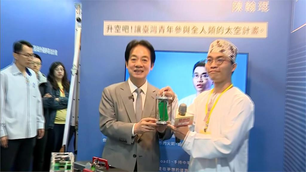 「青年百億海外圓夢計畫」 賴總統連逛五攤稱讓青年追夢