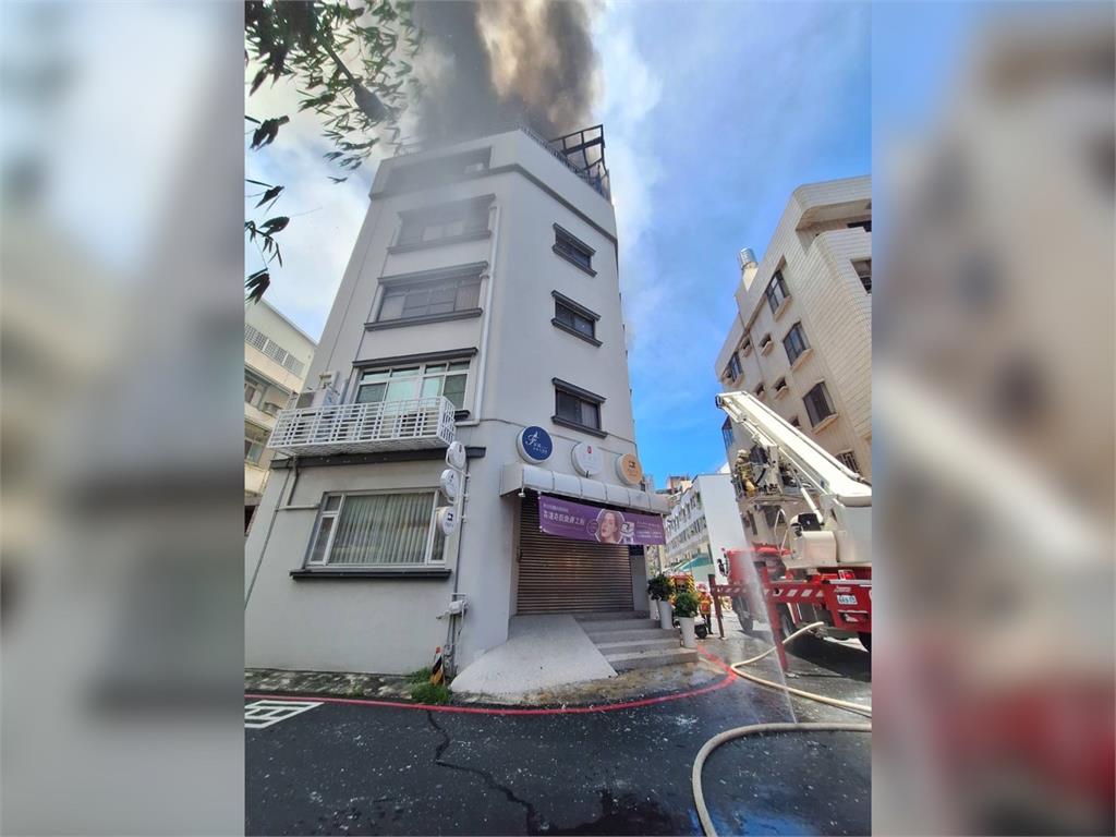 快新聞／台南南區民宅火警1死3傷　婦人倒臥頂樓電梯內