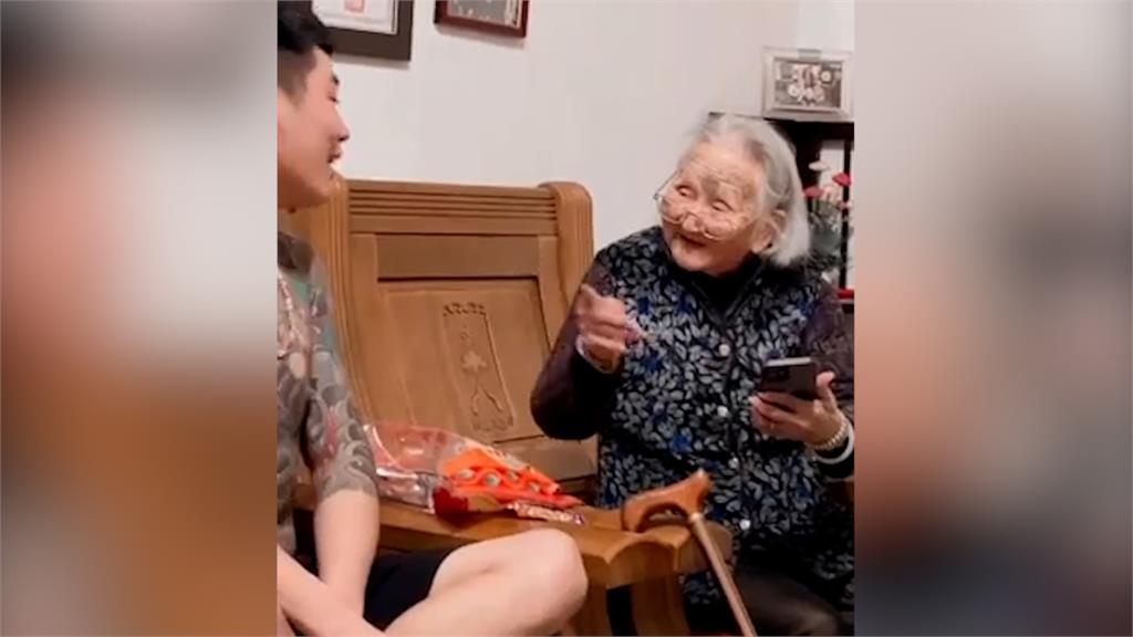 103歲阿祖睡醒忘記曾孫　他「被問是誰」搞笑回應暖翻網