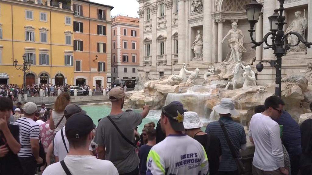 擠爆！羅馬遊客數有望創新高　大量遊客湧入、居民憂觀光亂象