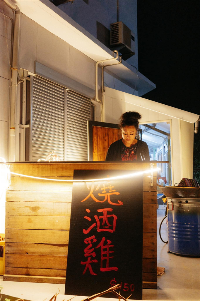 金曲歌后消失螢光幕「夜市賣燒酒雞」！她親揭淡出原因：不太能接節目