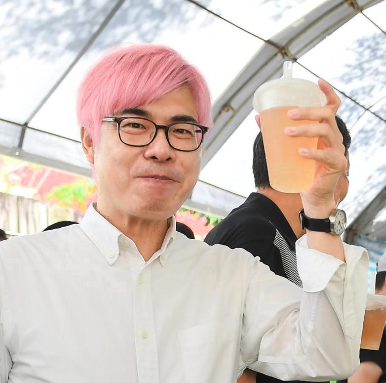BLACKPINK粉紅潮捲高雄!市長陳其邁跟風「撞臉他」本尊回應了