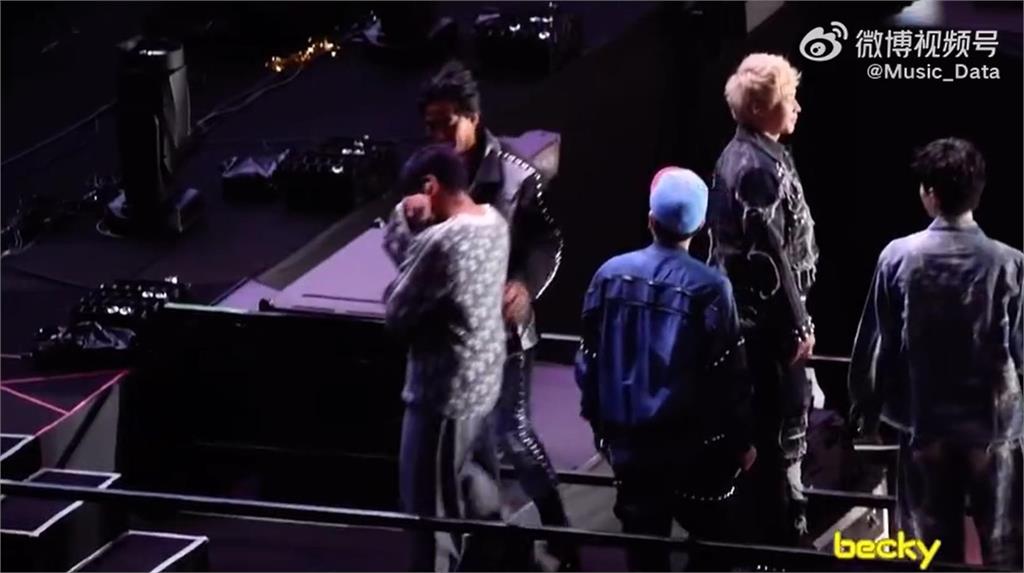 演唱會被逼哭!周杰倫「淚灑舞台」登熱搜…發文禁歌迷「講這事」:以後不準再說