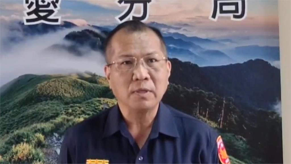 南投台14線山道猴群出沒! 超跑車隊跨雙黃線.逆向超車險對撞