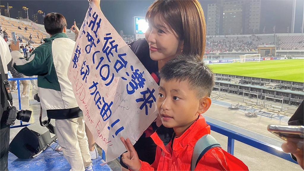 啦啦隊正妹「輸出南韓」！壯壯成台灣第1人　揭2地應援差異：被打掉重練
