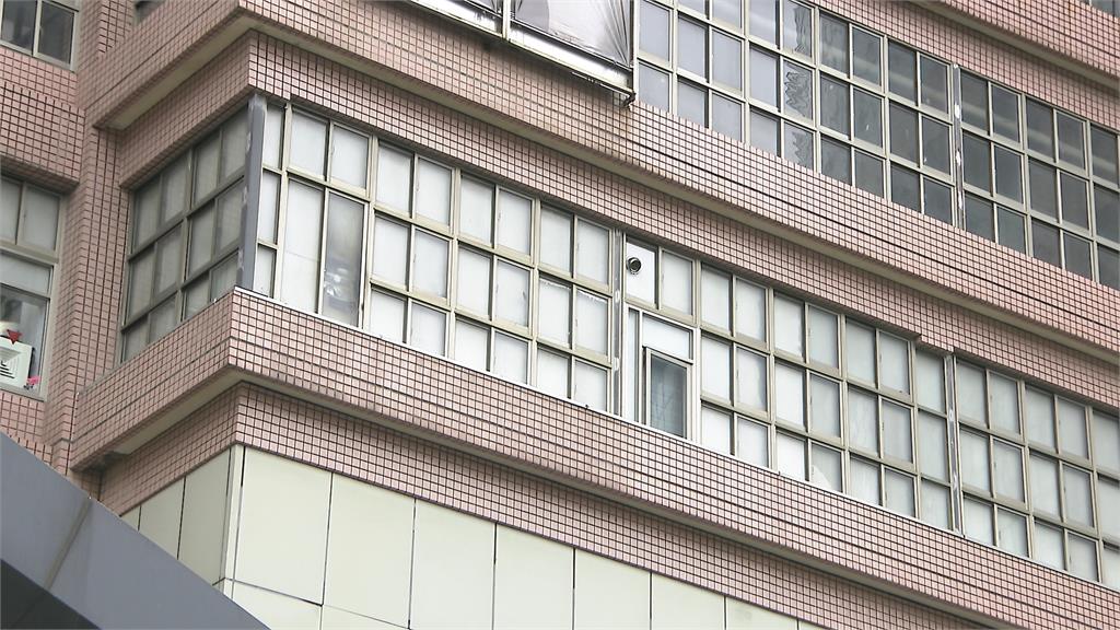 大葉高島屋5樓停車場悄悄變「商場」 簡舒培:如京華城案翻版