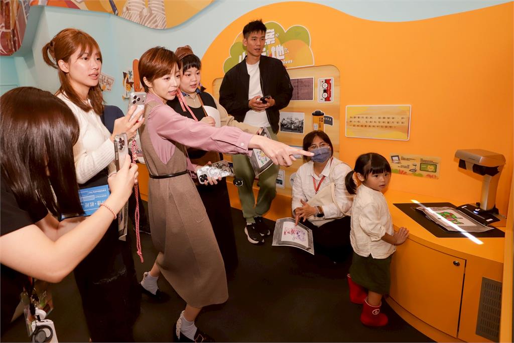 國家記憶「潮」起來！王瞳、宮美樂驚呼國家檔案館：「原來歷史好好玩 」