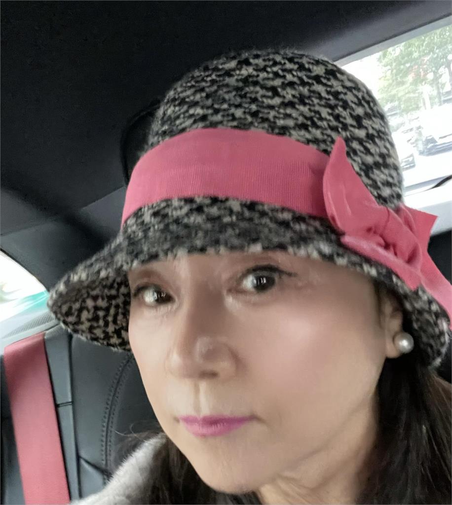 寒冬中的一股暖流!71歲周玉蔻PO「少女自拍照」網暈爛:可惜我結婚了
