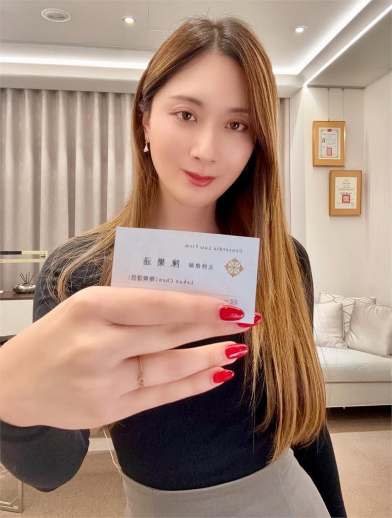 全因這韓綜！最美女檢公布「人生新喜訊」：AI解惑、城隍爺三聖筊欽點