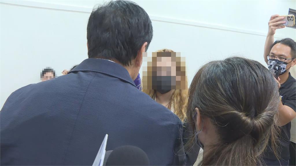 快新聞/赴靈堂向家屬致意 郭台銘用英文對勇消賴鴻儒妻說這句