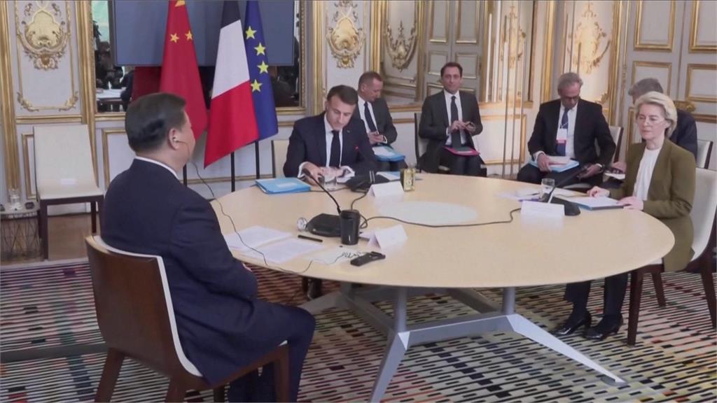 習近平:「フランスが「仏・オーストリア・中国の三者会談」に参加 会場の外でデモを行い「習近平アクションドラマ」を披露