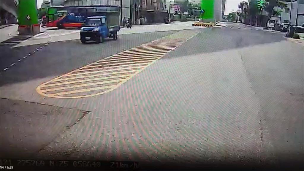 視線死角? 女騎士遭遊覽車捲入車底 家屬:二度輾壓致命