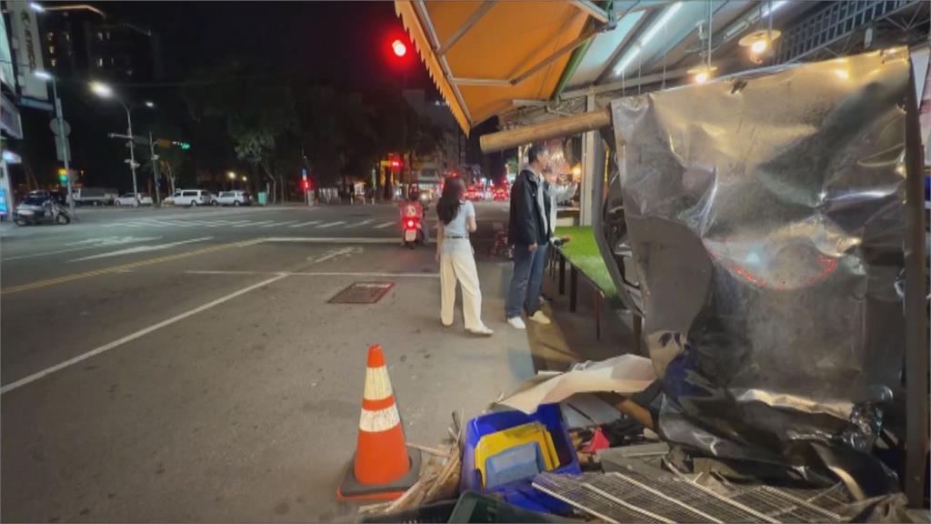 台中百年好甜麵包攤遭撞毀　惡駕駛倒車加速逃逸後棄車失聯