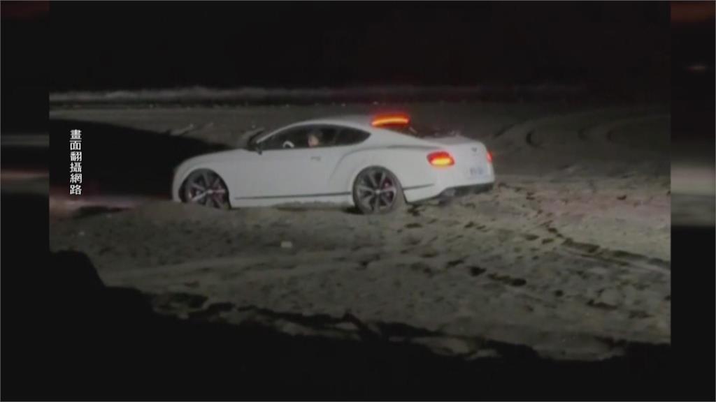 越野車都不敢進!台南安平觀夕平台 房車開進沙灘動彈不得