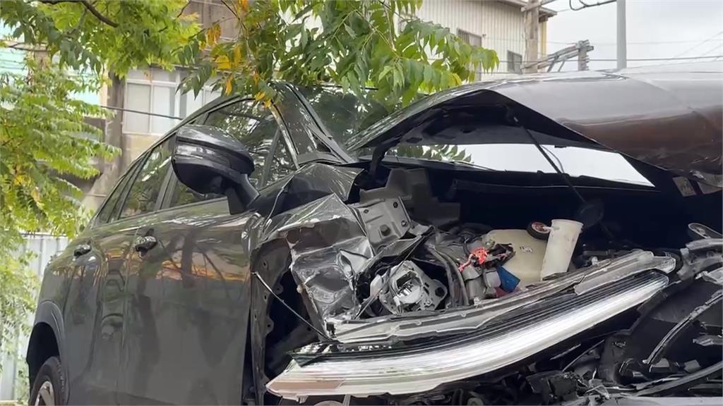 開輔助駕駛也沒用! 駕駛「度估」追撞緩撞車車頭全毀