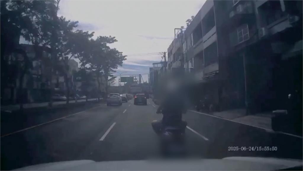 不滿被按喇叭？　彰化騎士逼車攔停轎車飆罵
