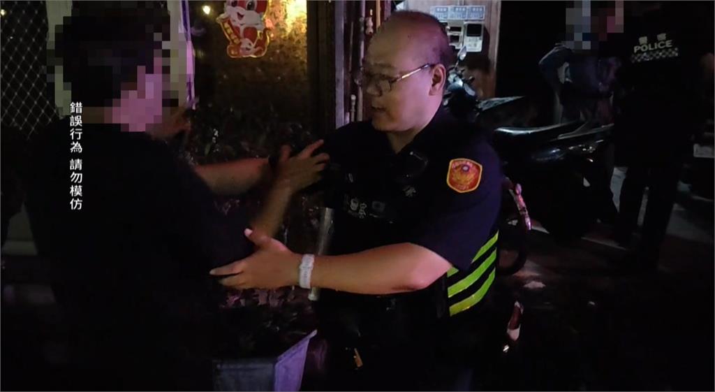高雄公寓騎樓2機車被燒毀 警不排除兄弟反目「人為縱火」