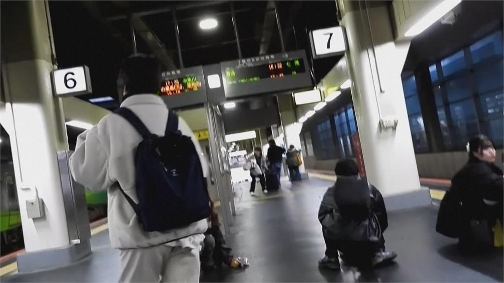 日7.6強震釀特急列車7車次停駛 至少千人車上過夜