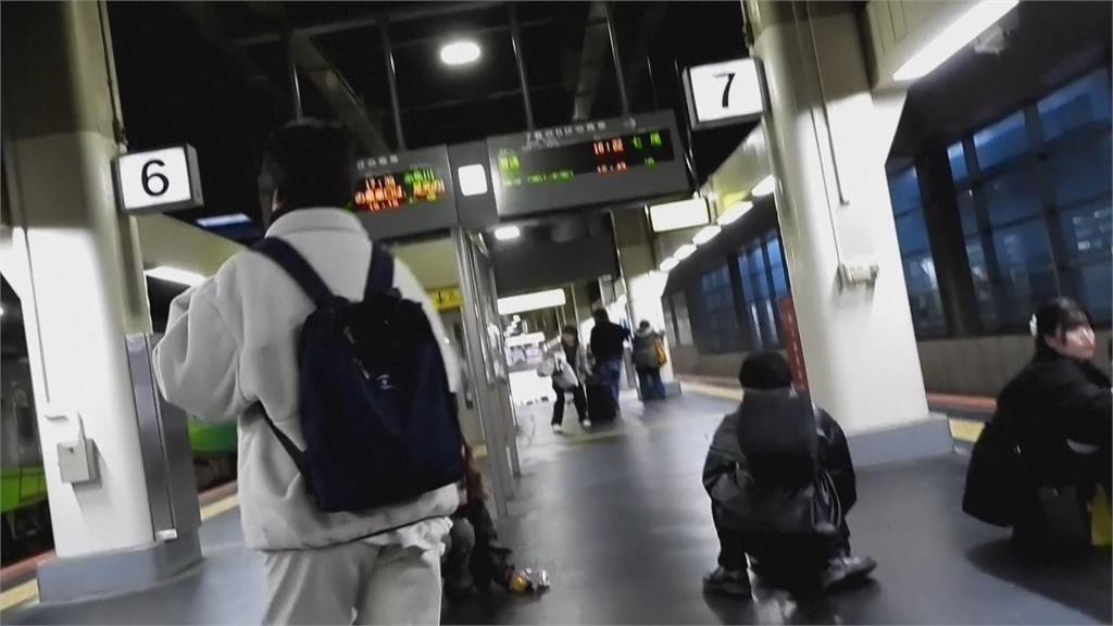 日7.6強震釀特急列車7車次停駛　至少千人車上過夜