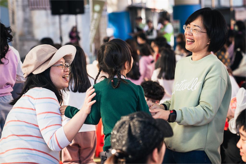 快新聞/綠親子活動前進汐止 蘇巧慧談大罷免:藍推荒謬公投替剷藍委行動添柴火