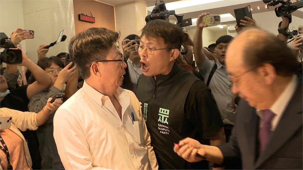 掃街狂被嗆！黃國昌稱「咆哮不好」　網諷雙標：今年最好笑的笑話