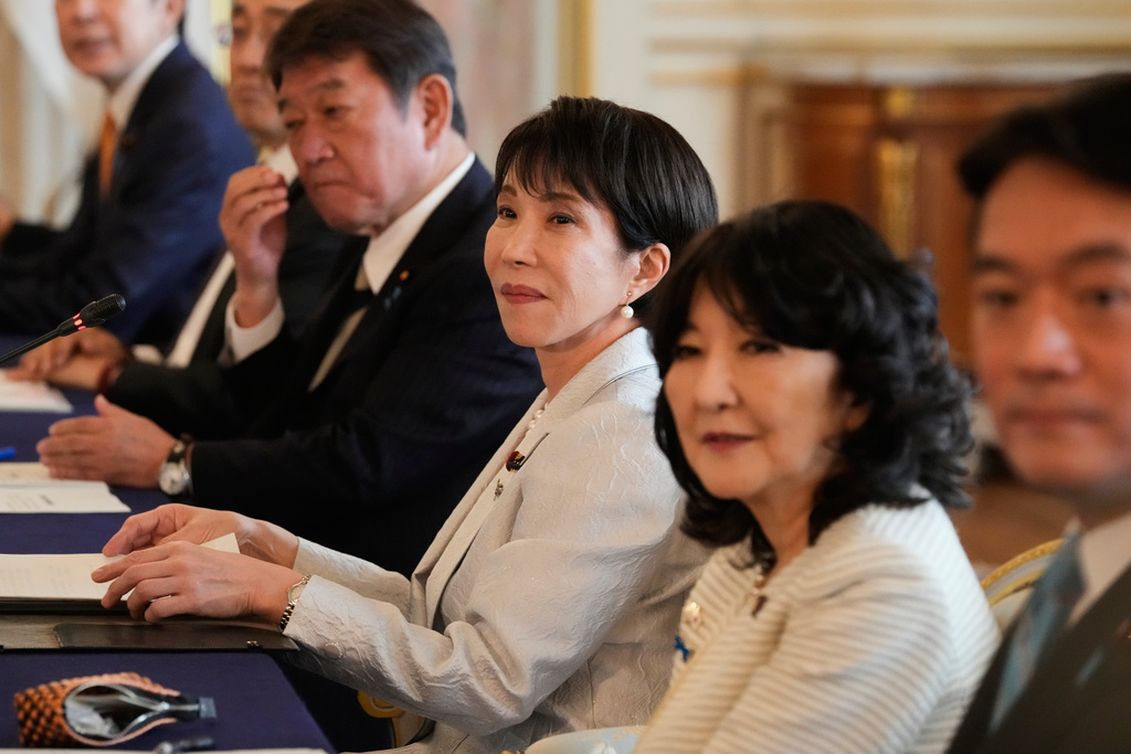 與高市早苗簽關稅協議與稀土合作文件 川普強調日本是「最高等級盟友」