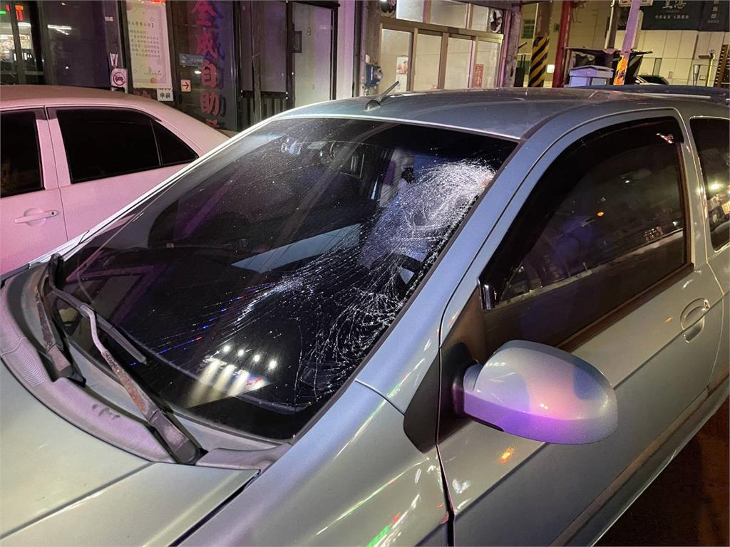 疑慶生喝到「茫」? 男闖紅燈穿越馬路遭轎車撞飛