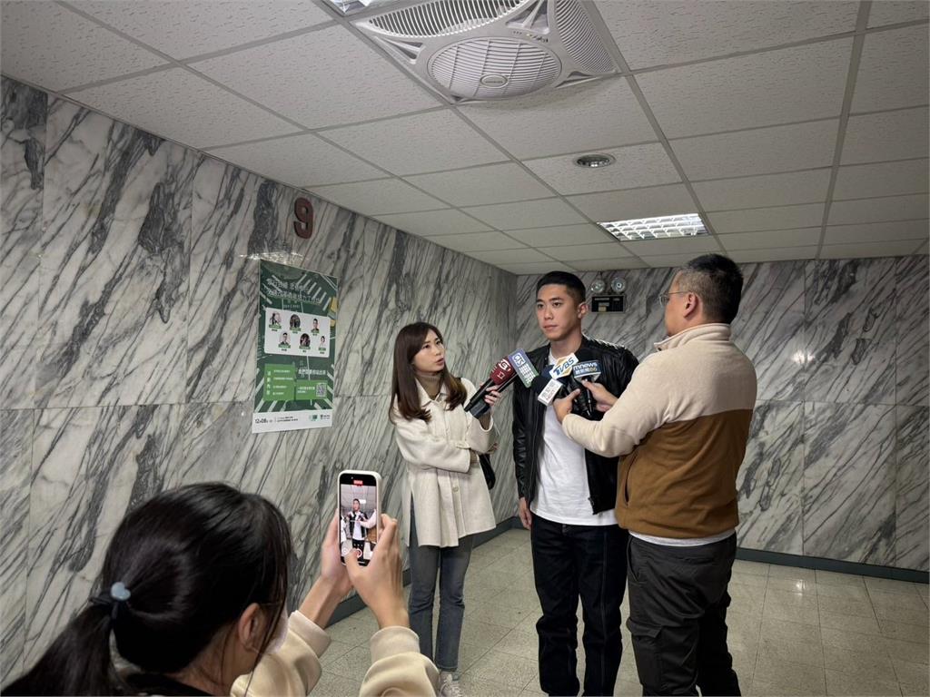 快新聞/民眾黨代表選舉投票率偏低? 陳世軒駁:黨員不畏風波踴躍參與