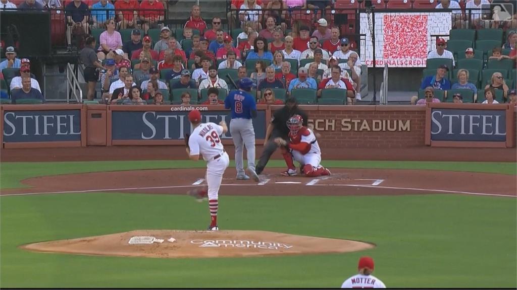 幫隊友出氣?捕手被小熊打者球棒K頭 紅雀投手「回敬」觸身球被趕出場