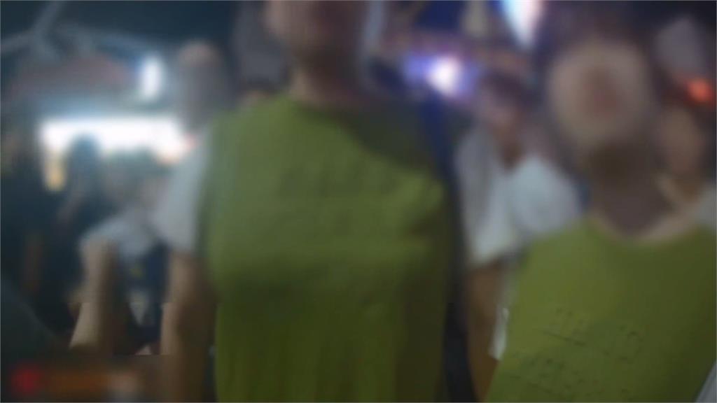 逛夜市被狗嚇到！女子、飼主爆口角　當事犬呆坐人群中