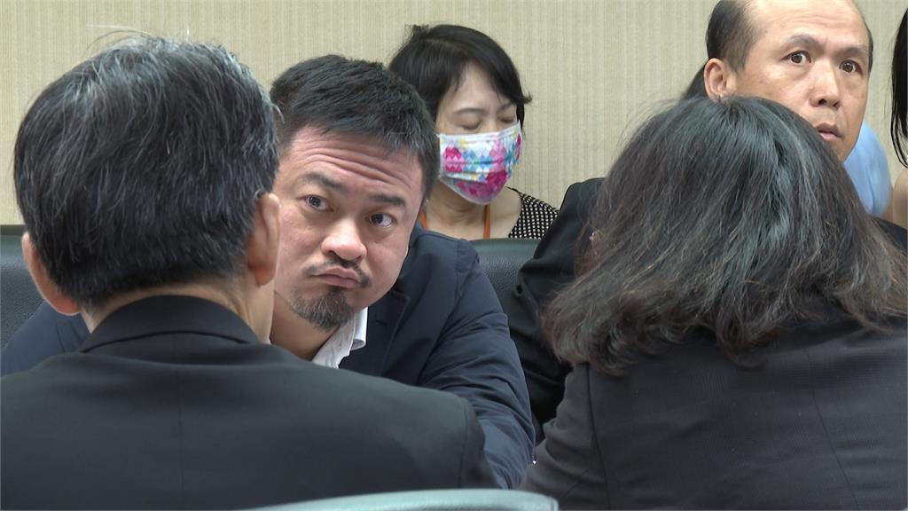 長榮空服員勞權爭議 洪申翰:病假扣全勤獎金不合理