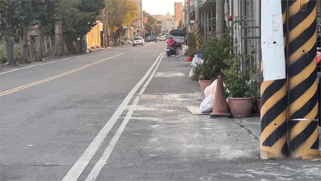 騎士撞違停貨車亡　好心警戒駕駛險成肇事者