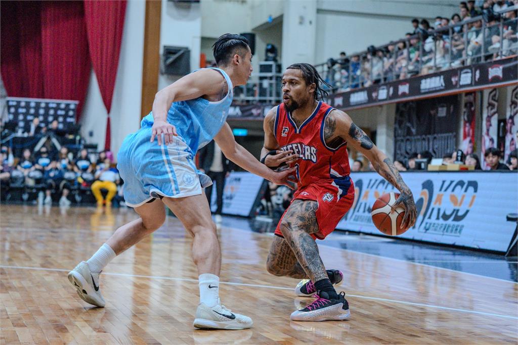 PLG(影)/例行賽最後一戰 勇士客場擊敗鋼鐵人奪5連勝進軍季後賽