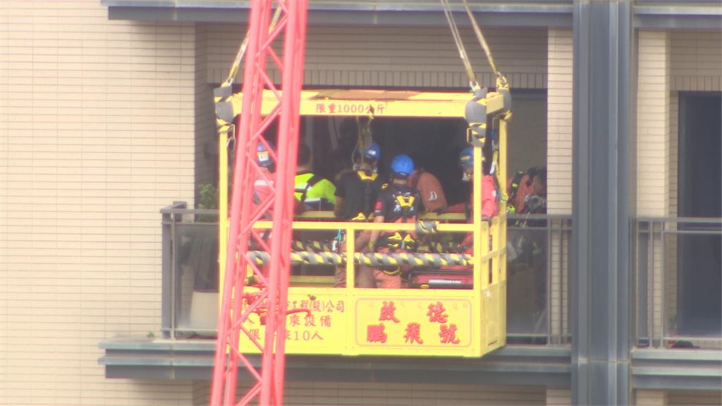 新竹大樓惡火「2勇消殉職」 逾3百人受困陸續被救出
