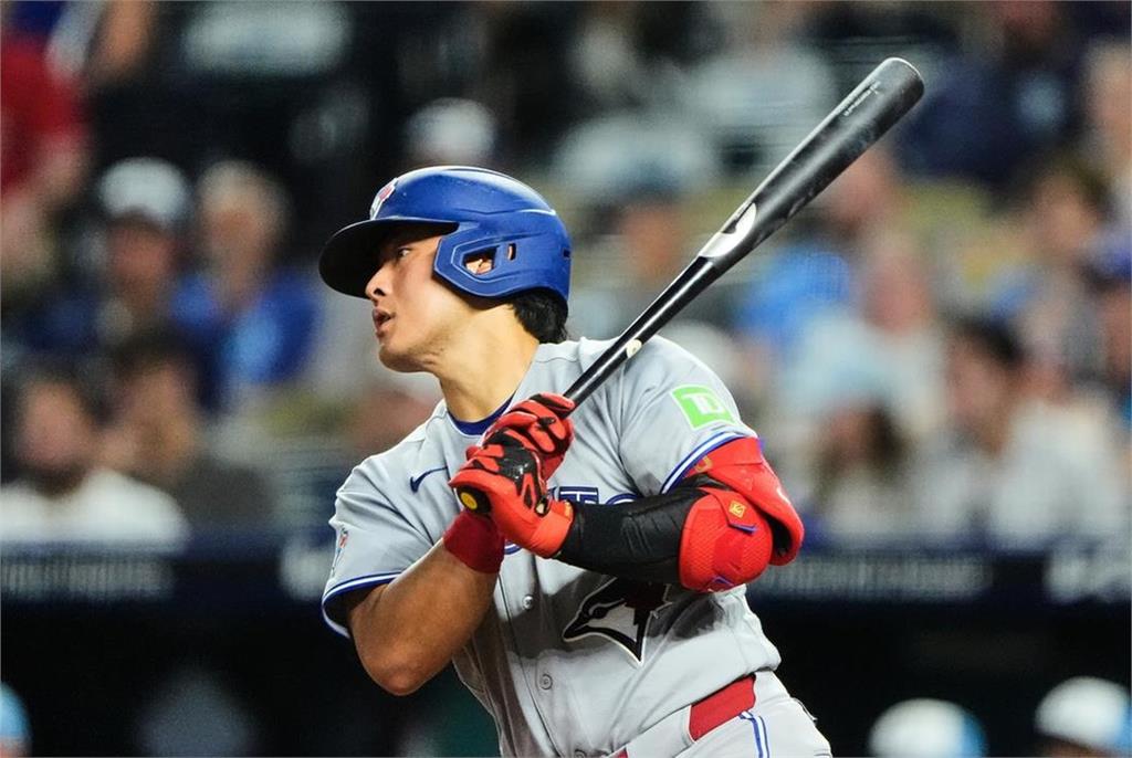 MLB(影)／30歲才闖大聯盟照樣轟！岡本和真菜鳥年33轟、92打點雙破隊史紀錄