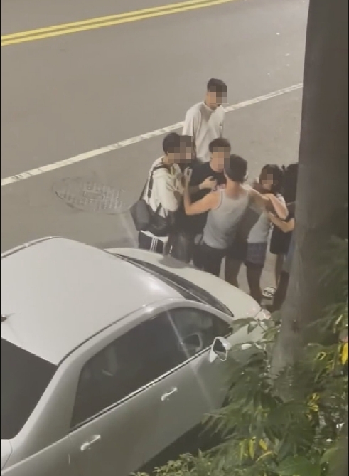 住戶不滿車輛臨停黃線　疑動手做「這件事」與駕駛爆衝突