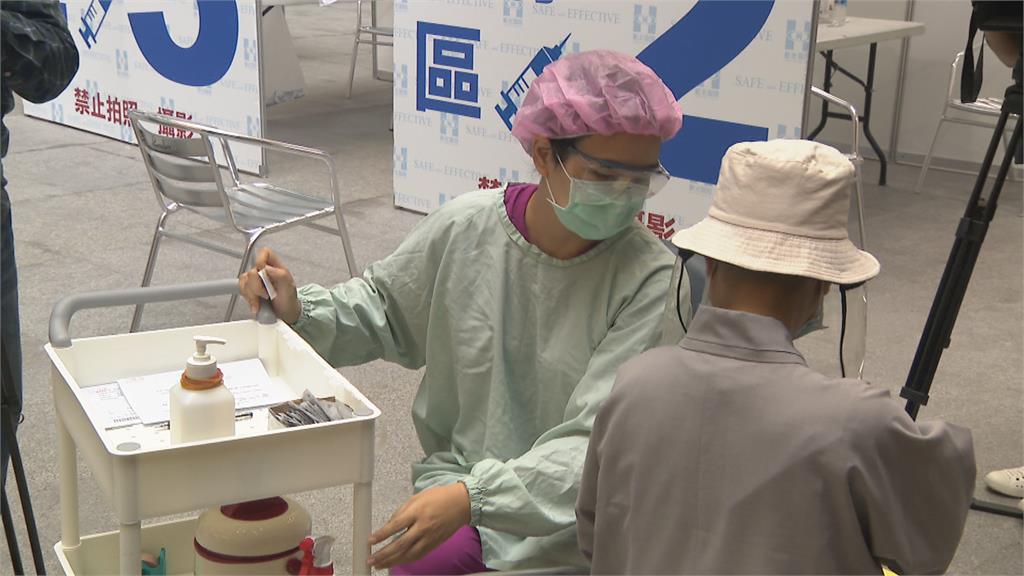 四叉貓打高端15天自驗抗體低 高端:完整接種兩劑抗體才會拉高