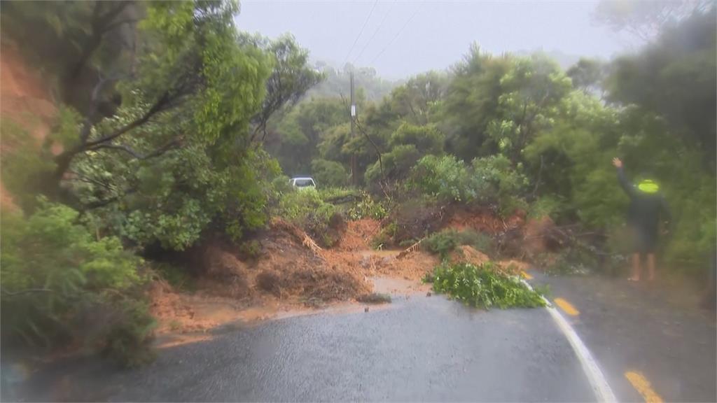 紐國山崩露營車遭埋　北島暴雨災情嚴重籲居民撤離