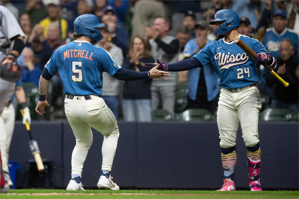 MLB(影)／等了44年！101勝釀酒人季後賽全主場優勢　再拚世界大賽門票