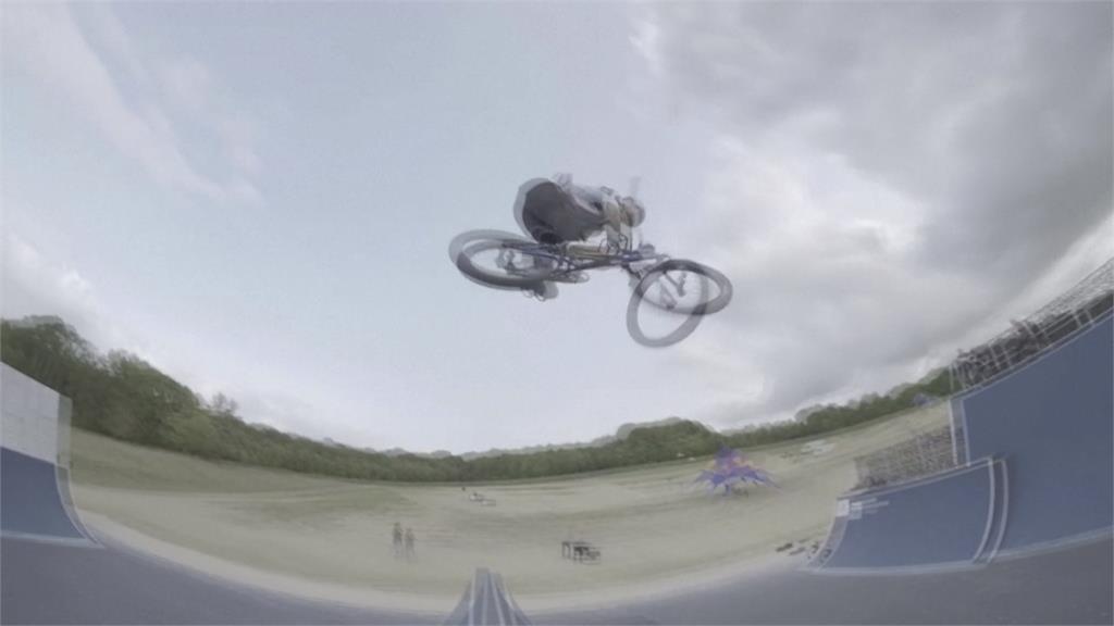 巴黎奧運開戰倒數　BMX極限車手艾菲爾鐵塔秀身手