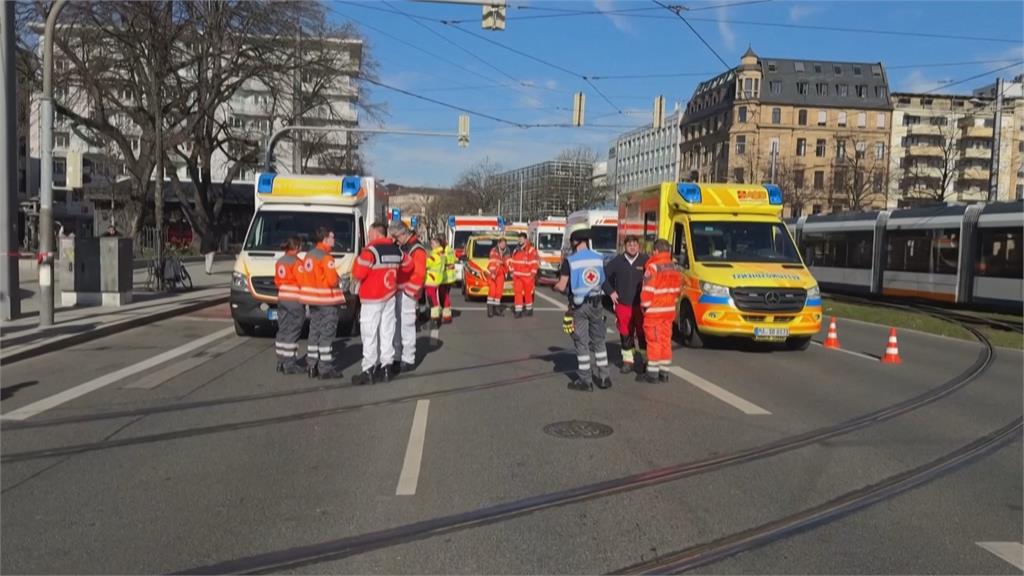 德國曼罕再爆恐怖攻擊 汽車衝撞人群釀2死11傷