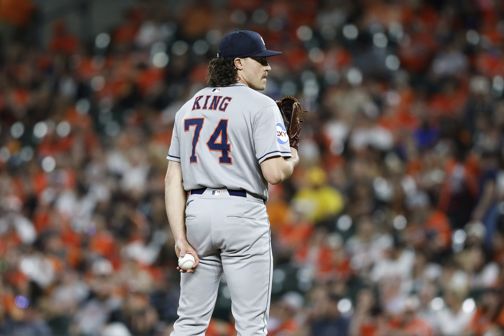MLB(影)／「這個對決」球迷看到都餓了！當伯格遇上金恩變成棒球場上的漢堡王