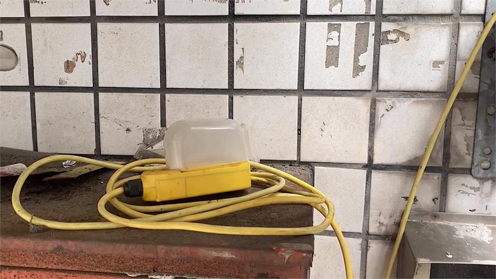 5樓住戶拉延長線一樓充電動車 日曬雨淋憂引發火災!鄰居阻止爆口角