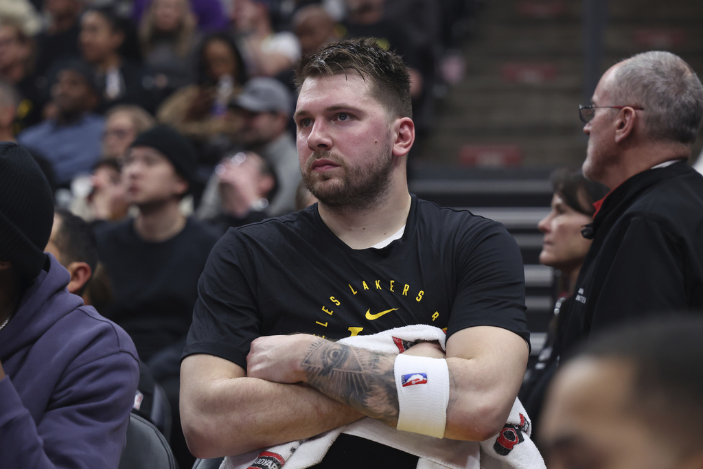 NBA(影)/美媒爆唐西奇交易內幕 獨行俠高層對他喝檸檬紅茶感恐懼而死心